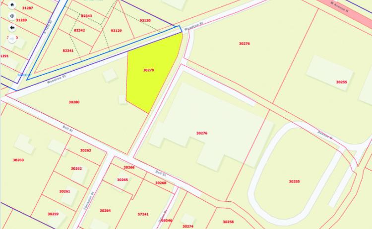 The highlighted area in this map shows the purchased property on Woodrow Street that the Silsbee school board voted to approve last Wednesday in an emergency meeting.
